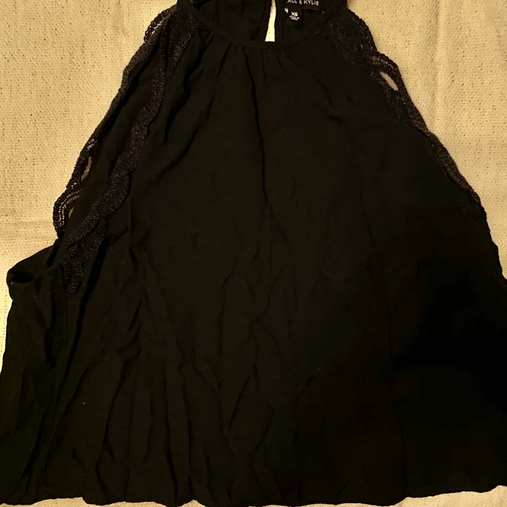 kendall & kylie tank crop